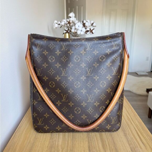 ✅AUTHENTIC✅LOUIS VUITTON LOOPING GM - Picture 14 of 15